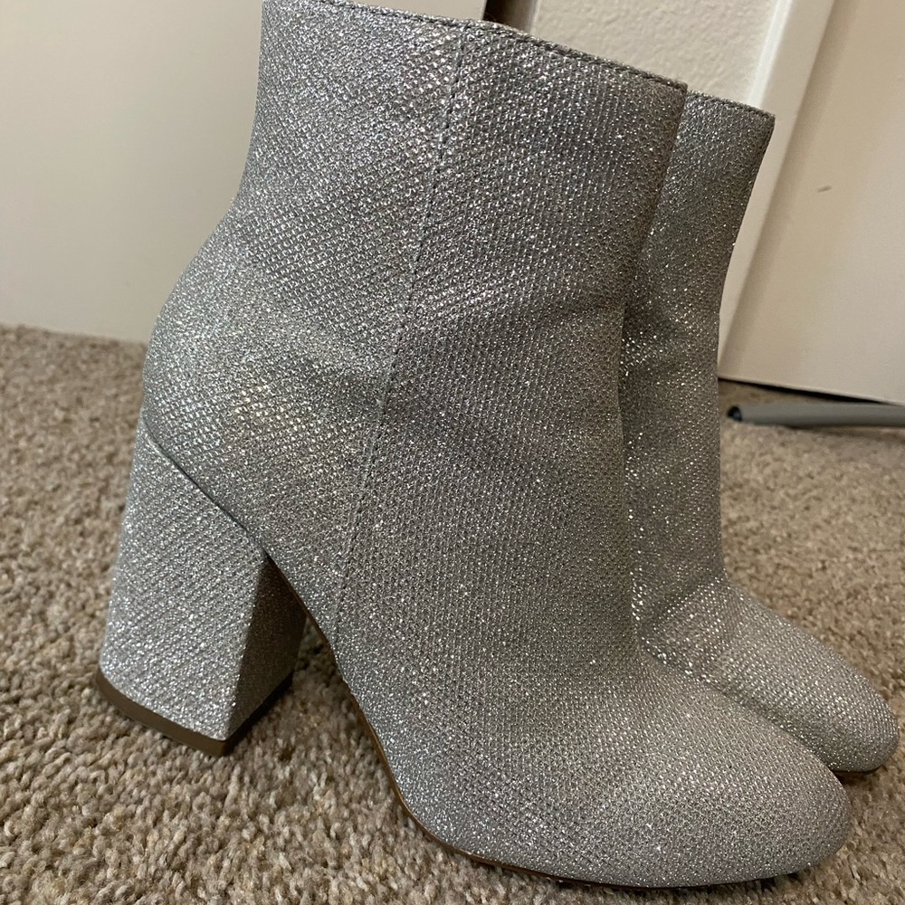 Silver boots from Madden girl, size 7.5M.